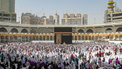 Cerca de 1,5 milhões de peregrinos estrangeiros já chegaram à Arábia Saudita