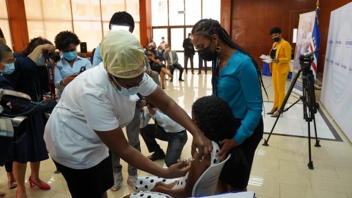 Cabo Verde já vacinou todas as meninas dos 10 aos 14 anos contra HPV