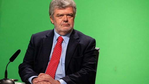 Apifarma quer aumento do orçamento público para setor da saúde