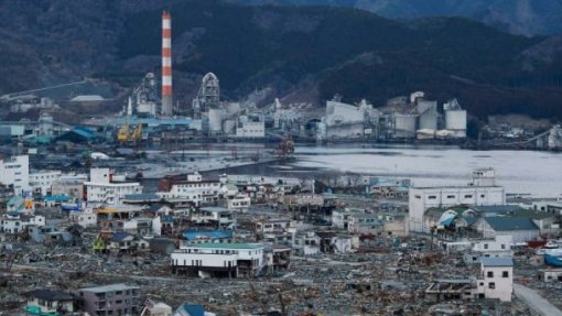 Centenas protestam em Seul contra descarga de água da central de Fukushima