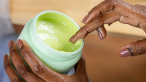 Produtos baratos para clarear a pele ameaçam a saúde em Moçambique