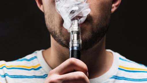 França quer proibir cigarros eletrónicos descartáveis