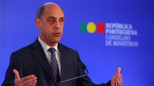 Ministro estima que cerca de 7.000 médicos adiram ao regime de dedicação plena