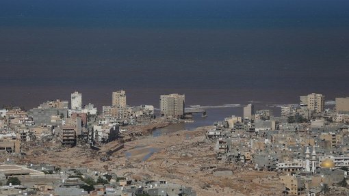 Líbia/Cheias: Cidade de Derna dividida em quatro secções para evitar epidemias
