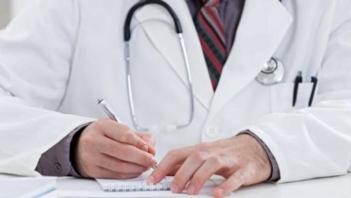 Médicos do Norte iniciam greve para exigir revisão transversal da grelha salarial