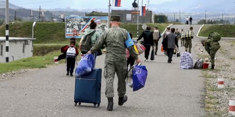 Nagorno-Karabakh: Arménia diz que mais de 28.000 refugiados entraram no país