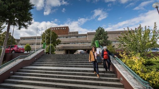 Aparelho de TAC avariado no hospital de Chaves há 15 dias operacional para a semana