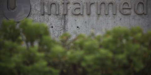 Infarmed suspende venda de branqueadores dentários indevidamente considerados medicamentos