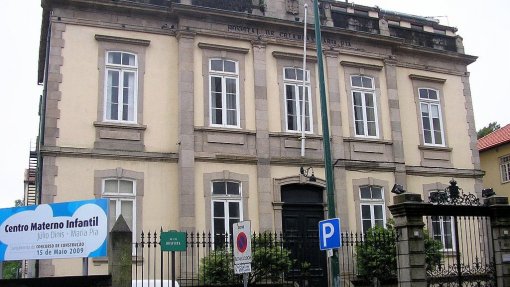 Câmara do Porto quer classificar edifício do antigo hospital Maria Pia