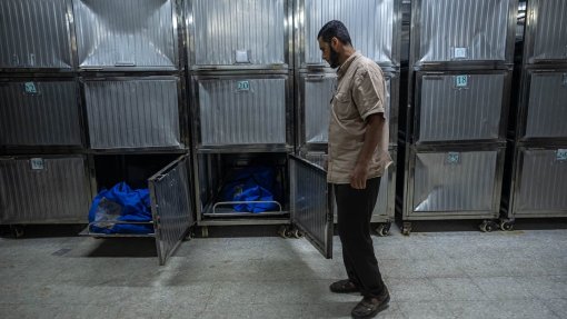 Morgue do maior hospital da Faixa de Gaza está a transbordar de cadáveres