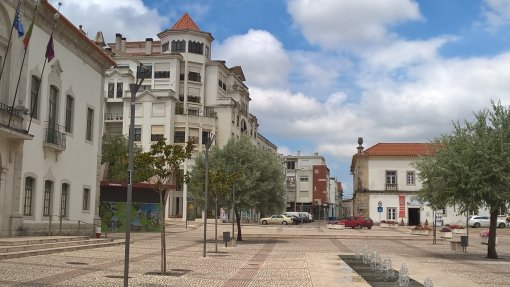 Manifestantes contra hospital no Bombarral deixam estudos a António Costa