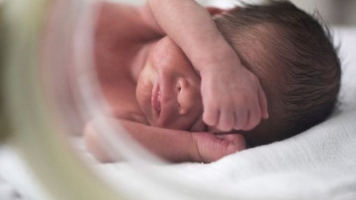 Hospital da Feira vai levar cuidados neonatais a casa dos bebés prematuros