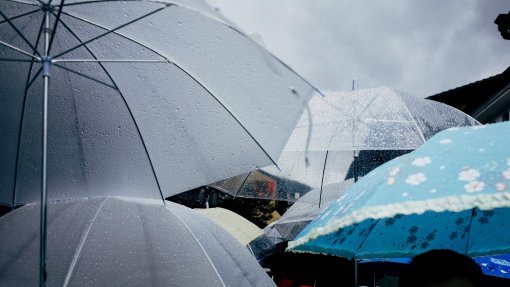 Seis distritos do continente sob aviso amarelo devido à chuva e vento