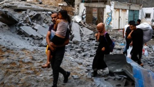 Israel: Ataques a hospitais em Gaza causam êxodo de milhares neles abrigados