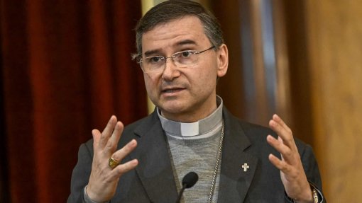 Bispo de Setúbal participa na vigília de sexta-feira em defesa do SNS