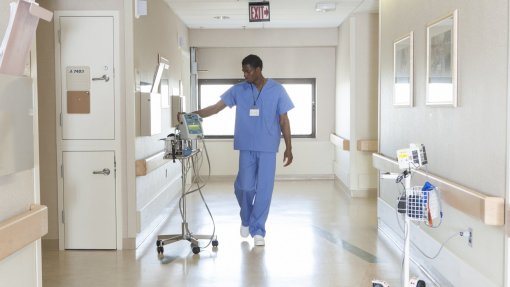 Novo bastonário dos enfermeiros exige dignidade, respeito e reconhecimento da profissão