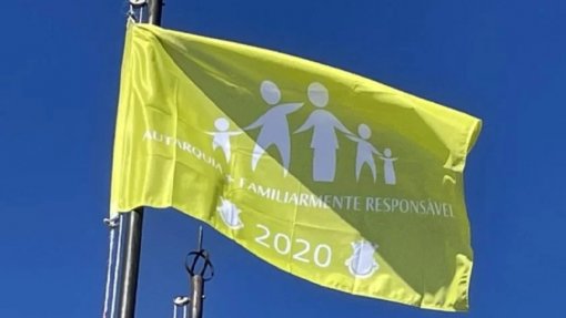 Galardão &quot;bandeira verde&quot; atribuído a 108 municípios amigos das famílias