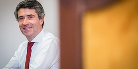 PS: José Luís Carneiro afirma que fará um compromisso de legislatura com a Ordem dos Médicos