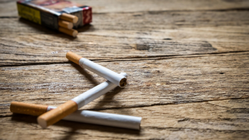 Austrália obriga a incluir mensagens sobre risco de fumar em todos os cigarros