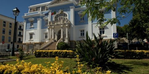 Câmara de Loures contesta reorganização das unidades de saúde do concelho