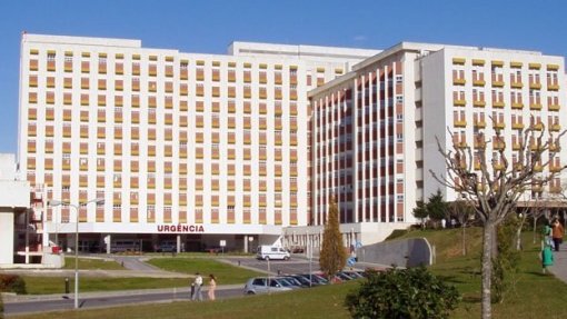 Centro hospitalar de Coimbra vai abrir mais camas na unidade dos Covões