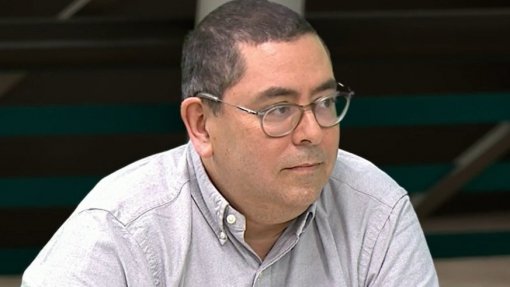 Profissionais de saúde e dívidas devem ser prioridade do novo Governo - investigador