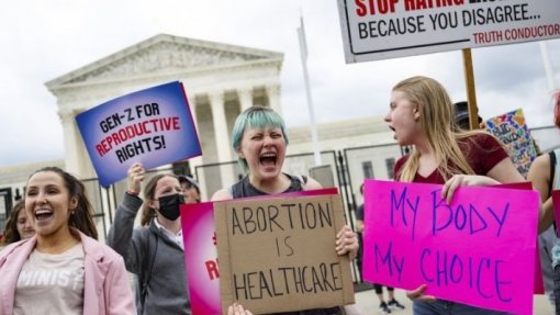Movimento alerta para necessidade de se cumprir lei do aborto
