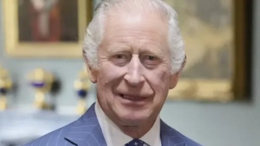 Rei Carlos III agradece &quot;de todo o coração&quot; mensagens após diagnóstico de cancro
