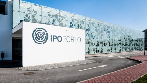 O “Sino da (Espera)nça” que faz Telma de 15 anos sonhar é inaugurado hoje no IPO do Porto
