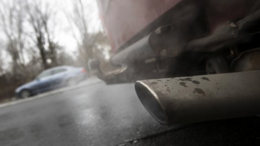 Emissões de dióxido carbono produzidas por veículos pesados aumentaram 30%