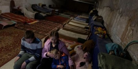 Ucrânia: Guerra forçou crianças a passar milhares de horas em abrigos - UNICEF