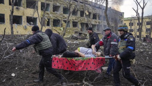 Tragédias da guerra, migrações e clima temas dos vencedores regionais World Press Photo