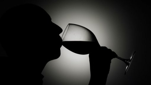 Taxa de consumidores abusivos ou dependentes do álcool triplicou desde 2017