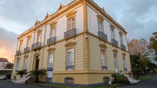 Universidade dos Açores quer &quot;estratégia conjunta&quot; com Governo Regional na saúde