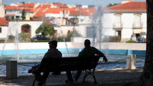 Temperaturas sobem a partir de quarta-feira e podem chegar aos 30 graus