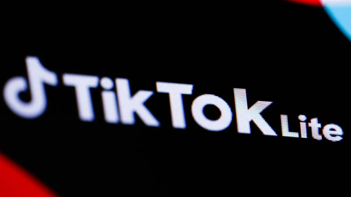 UE ameaça suspender TikTok Lite devido ao risco de dependência nos jovens