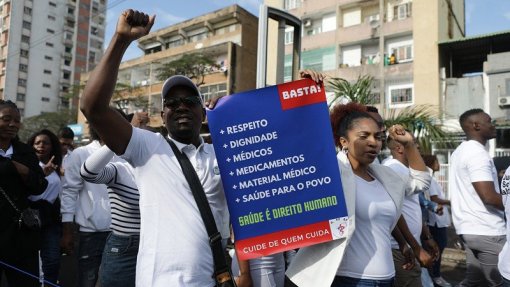 Cerca de 50 mil profissionais de saúde moçambicanos aderiram à greve iniciada hoje