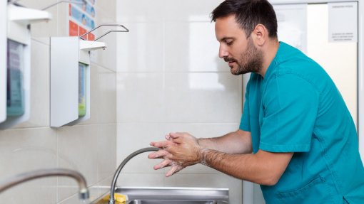 Portugal entre os países em que os profissionais de saúde mais lavam as mãos