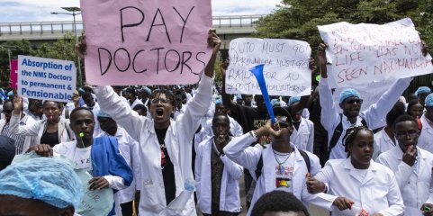 Governo do Quénia assina acordo com médicos após oito semanas em greve