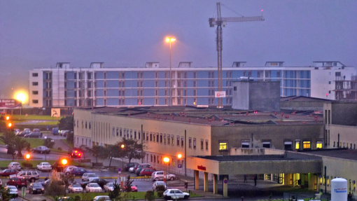 Hospital de Ponta Delgada quer iniciar reativação “lenta” na próxima semana