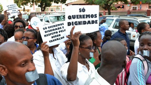 Profissonais de saúde de Moçambique suspendem serviços mínimos e continuam greve