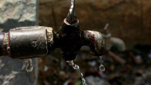 Desperdiçados mais de 840 milhões de euros em água numa década