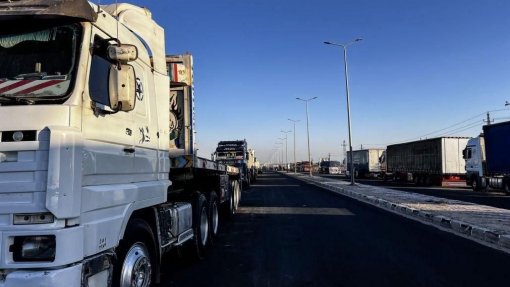 135 camiões de ajuda humanitária entram em Gaza vindos do Egito