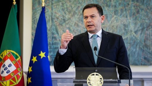 Primeiro-ministro recusa “vender a ilusão” que problemas da saúde se resolvem rapidamente
