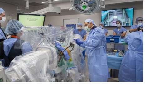 Primeiro robot cirúrgico da ULS Santa Maria vai permitir recuperação mais rápida do doente
