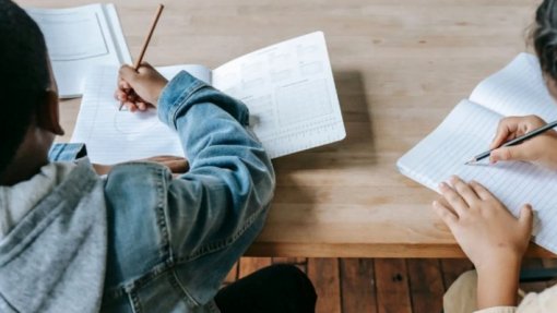 Sociedade Portuguesa de Matemática elogia prova final do 9.º ano em formato papel