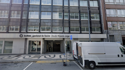 Derrame de químico no Instituto Ricardo Jorge causa 1 ferido grave e 4 ligeiros
