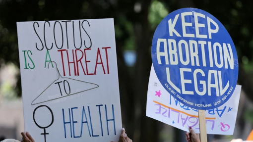Mulheres marcham por direito ao aborto e igualdade na lei em Los Angeles