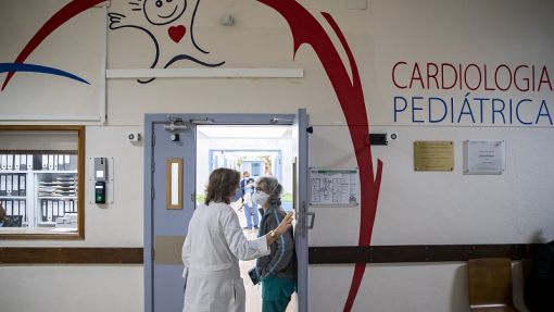 Hospital Santa Marta realiza procedimento inédito no país em jovem com doença cardíaca grave