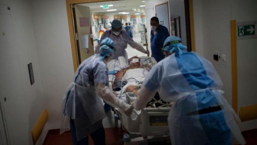 Governo aprova suplemento remuneratório dos médicos para “assegurar funcionamento” das urgências